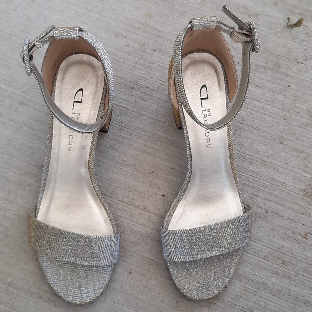 Gently Used Iridescent CL Laundry Ankle Strape Hee